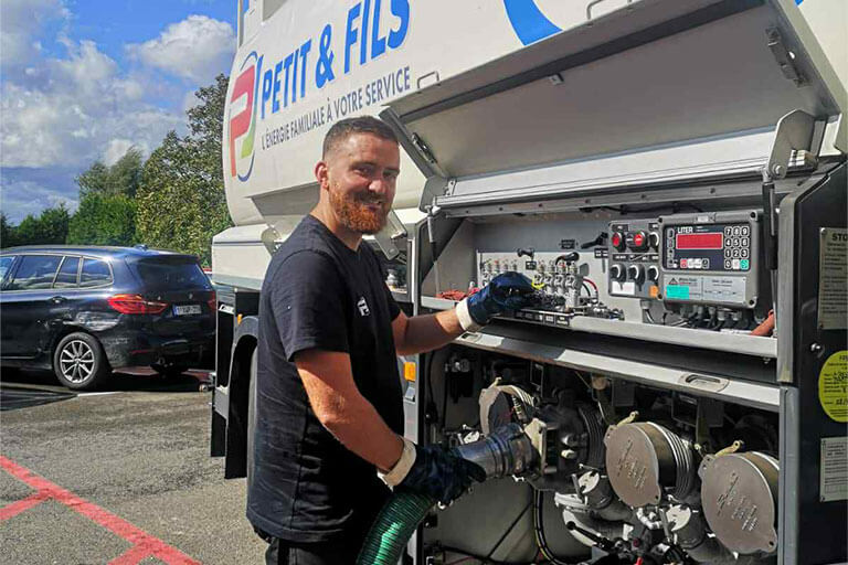 Image chauffeurs formés et qualités Ets. Petit et Fils